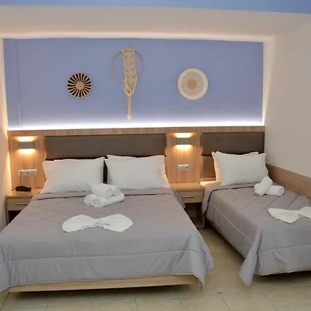 מלון Denis And Korinós