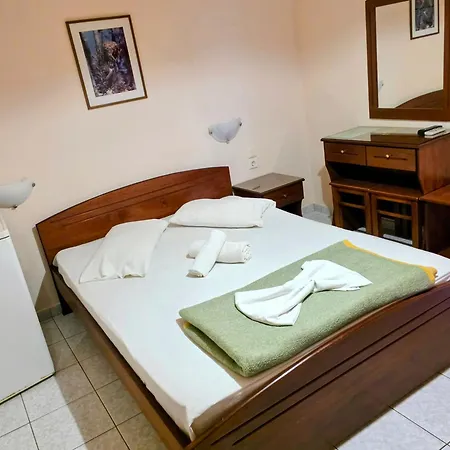 酒店 Denis And Korinós