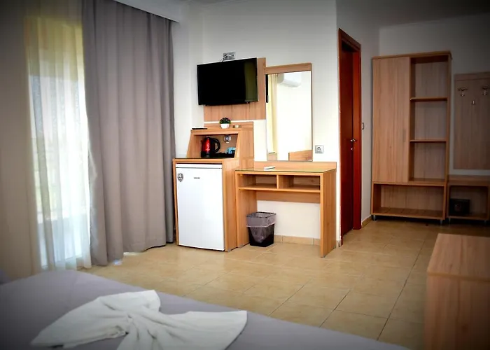 Denis And Hotell 2*